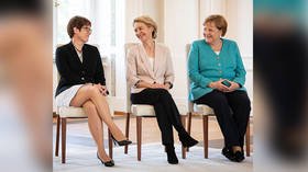 Game of Chancellors? Merkel gives protege AKK ‘mixed blessing’ with defense ministry appointment