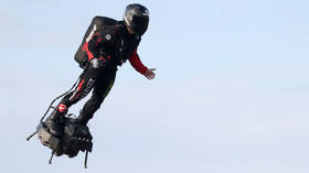 ‘Pure pleasure’: Frenchman successfully flies across English Channel on hoverboard (VIDEO)