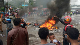 Protesters set fire to town hall amid chaos in Indonesia’s West Papua (VIDEO)