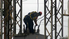 Russian worker narrowly ESCAPES DEATH after 6,000-volt electric shock (VIDEO)