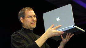 Hiding in Egypt? Internet goes bananas over PHOTO of ‘Steve Jobs’ alive and well