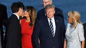 Art of the steal? ‘Lusty’ look between Trudeau and Melania gets Twitter hot and bothered (PHOTOS)