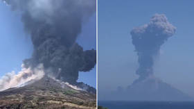 Italy’s Stromboli volcano erupts in huge explosion spewing lava & ash (VIDEOS)