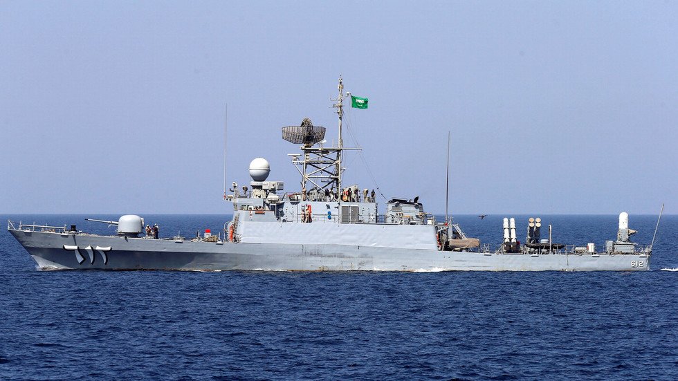 Awesome navy arabic. Военно-морской флот Саудовской Аравии. Подводные лодки Саудовской Аравии. Saudi Arabia Navy. Фрегат «ар-Риёд» Саудовская Аравия.