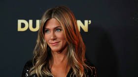 It’s just a tan: Twitter punches back at perpetually-offended liberals attacking Jennifer Aniston