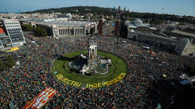 Tens of thousands rally in Barcelona to back independence on Catalan holiday (PHOTOS)