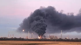 Flames & smoke as blast rocks one of Italy’s largest oil refineries
