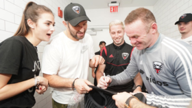 Mutual respect: NHL star Alex Ovechkin receives special gift from Manchester United legend Wayne Rooney