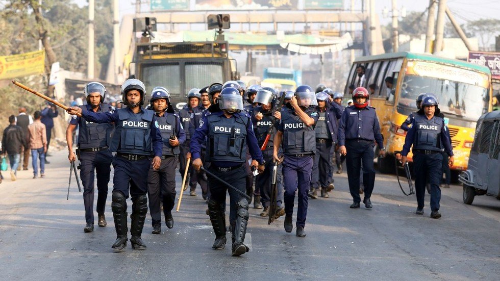 4 Killed As Bangladesh Police Fire At Protesters Outraged By Defamatory ...