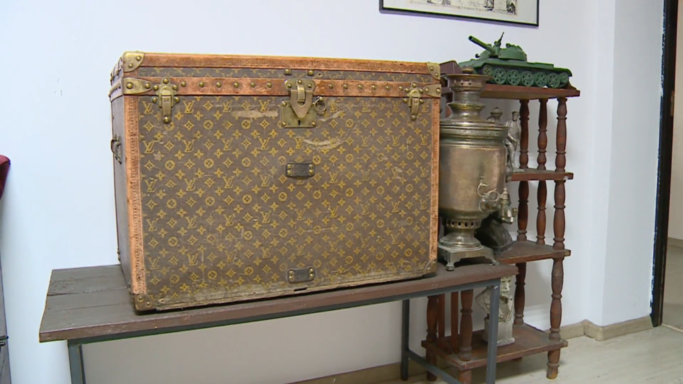 Toronto man finds 120-year-old vintage Louis Vuitton trunk in grandmother's  basement - Toronto