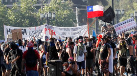 Protesters in Chile reject reform proposal, face water cannon & tear gas as unrest continues (VIDEO, PHOTOS)