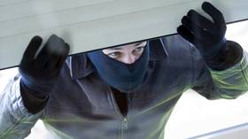 WATCH: Londoners TAKE DOWN burglary suspect after brazen jewelry heist