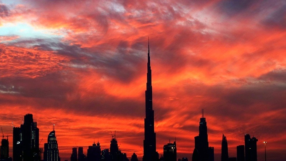 Burj Khalifa Lights Up To Wish Bollywood Superstar Shah Rukh Khan A ...