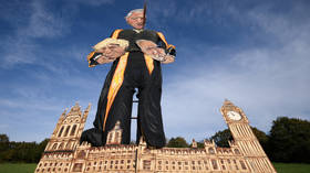 Giant effigy of former House of Commons speaker John Bercow burns ahead of Guy Fawkes Night (VIDEO)