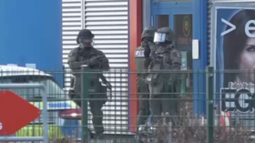 German special forces discover HOAX BOMB after hostage standoff with ax-wielding man & his dog at slots hall (VIDEO)