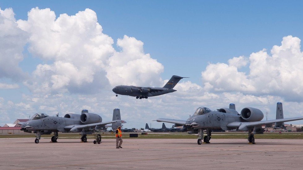 Bomb threat report briefly shuts down Patrick Air Force base in Florida — RT USA News