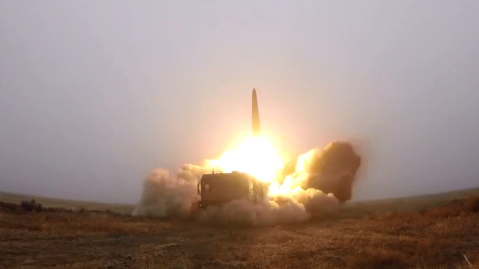 WATCH Russian Iskander Short-range Ballistic Missile Blast Off During ...