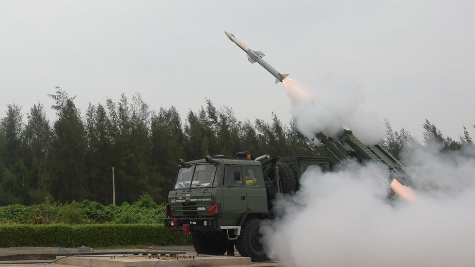 Indian Army Shows Off Brand New Surface-to-air Missile During Test ...