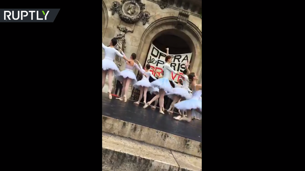 Pirouetting In Protest: Paris Opera Ballet Dancers Demonstrate In Style ...