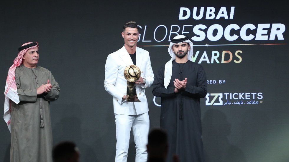 Cristiano Ronaldo Sets New Record Inspiring Soccer Fans Worldwide – The  Oberlin Review