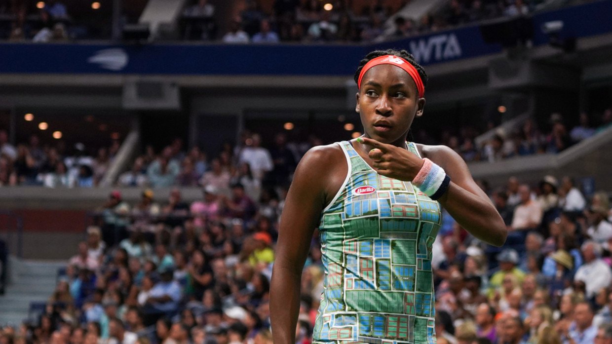 Coco Gauff defeated by Naomi Osaka in emotional 3rd round match at US Open  - ABC News