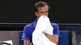 Australian Open: Daniil Medvedev suffers bleed, Rafael Nadal hails ballgirl bravery, Serena Williams talks boxing