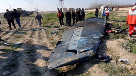 ظریف: افسر آمریکایی که هواپیمای ایرانی را ساقط کرد مدال گرفت، در حالی که مقصر سرنگونی هواپیمای اوکراینی در زندان است.