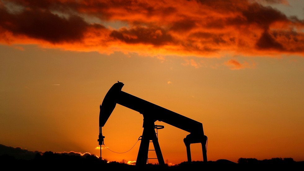 Global oil demand to face 1st quarterly drop in more than a decade ...