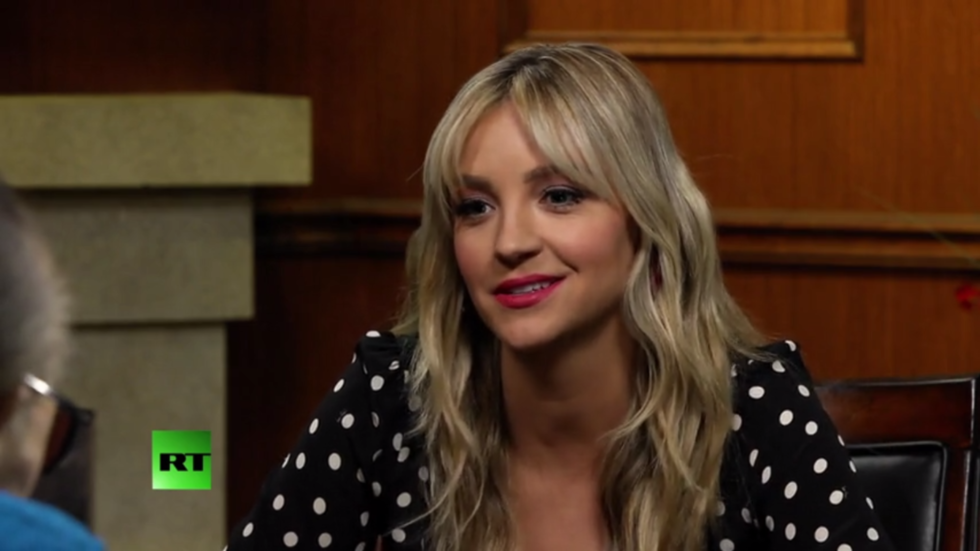 Abby Elliott – American actress and comedian RT — Larry King Now