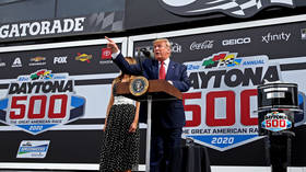 ‘Gentlemen, start your engines!’ Trump kicks off Daytona 500 with lap in armored limo (VIDEOS)