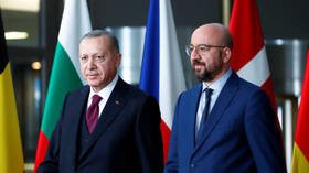 Ankara to host migration summit, defies EU pressure to shut border