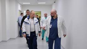 Head of Russian coronavirus hospital visited by Putin tests positive for Covid-19