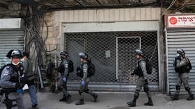 WATCH: Arab neighborhood in Jaffa erupts in riot after Israeli cops target alleged virus quarantine-breaker