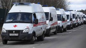 Ambulances create traffic jams outside Moscow hospitals as Covid-19 patients keep coming (VIDEO)