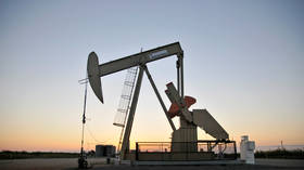 US oil market crashes to NEGATIVE in historic plummet