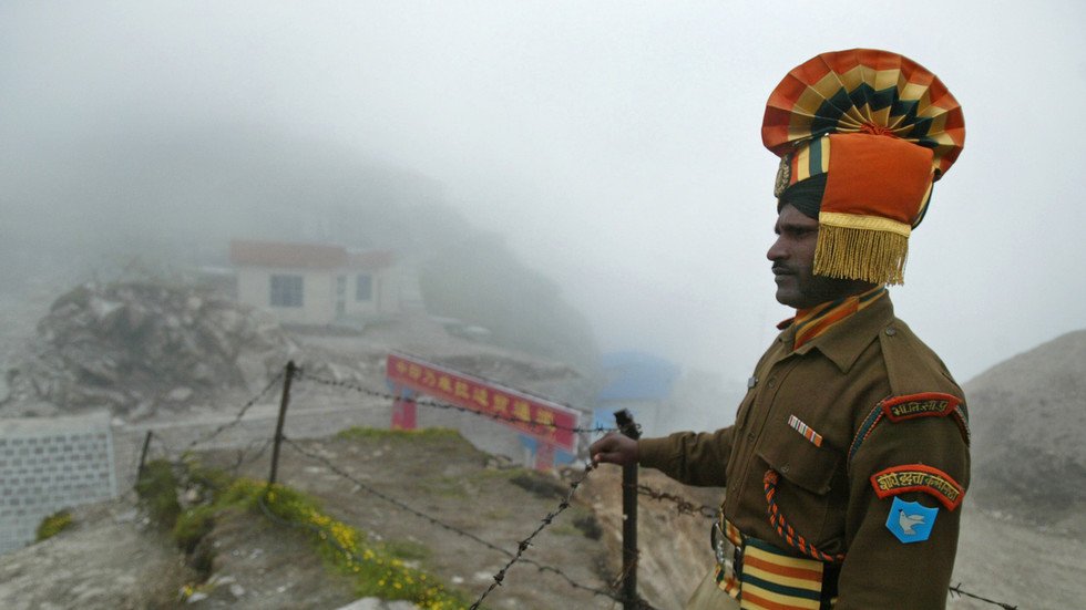 ‘Aggressive confrontation’ between Indian & Chinese troops causes injuries on both sides, reports claim — RT World News