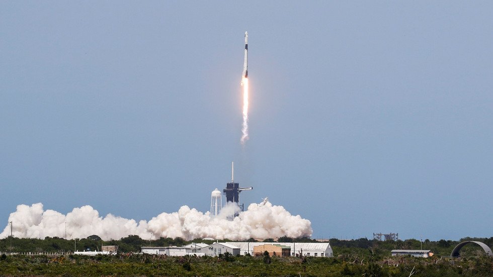 SpaceX Falcon rocket launches two NASA astronauts into space — RT USA News