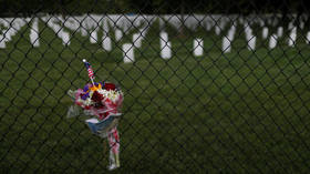 US coronavirus death toll tops 100,000 as politics overshadows grief