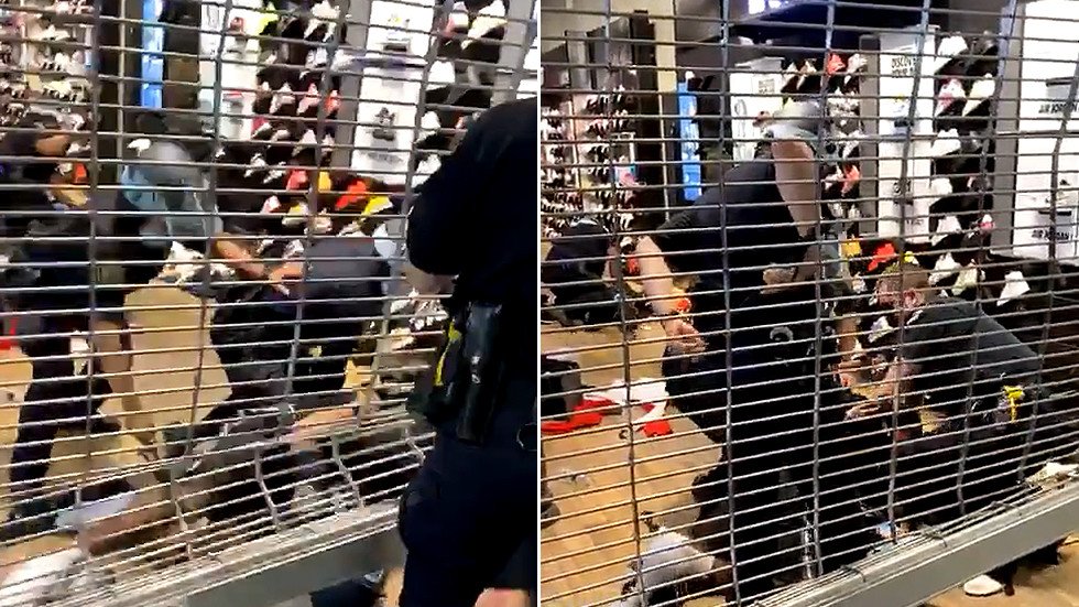 Cops beat suspected looter caught inside Manhattan shoe store (VIDEO ...