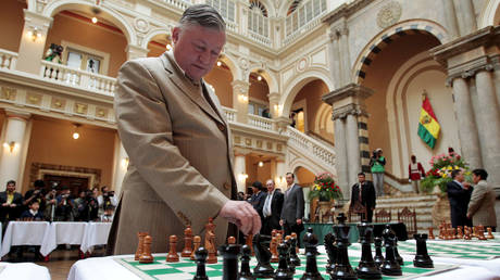 Russian chess grandmaster and former world champion Anatoly Karpov © REUTERS / David Mercado