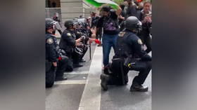 Applause & cheers as Portland riot cops kneel in solidarity with anti-police-brutality protesters (VIDEO)