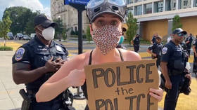 Liberal white woman on crusade to ‘fix racism’ goes viral for berating black cops (VIDEOS)