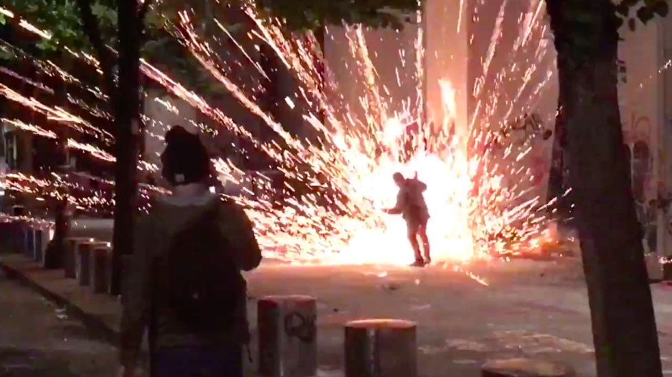 Видео взрывающихся людей. Vzrriv. Видео взрывающихся людей. Wood explosion photos. Видео взрывающихся людей.