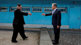 S. Korean president shuffles top aides in bid to revive Pyongyang ties & projects