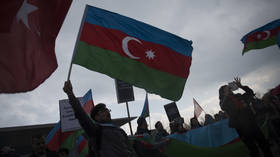 Azeri & Armenian protesters clash in London as tensions between neighbors continue to mount (VIDEO)