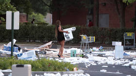 Mayor of Chicago slammed for failed response to looting & police shooting after focusing on lakeside social distancing