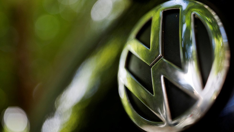 Former Volkswagen boss to face trial over ‘Dieselgate’ scandal — RT ...