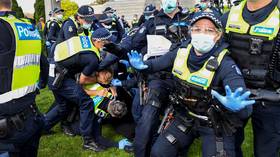 Melbourne police clash with anti-lockdown protesters as hundreds gather for ‘Freedom Day’ rally in Australia (VIDEOS)