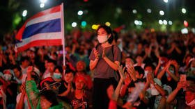 Thousands protest in Thailand demanding new government & monarchy reform (VIDEOS)