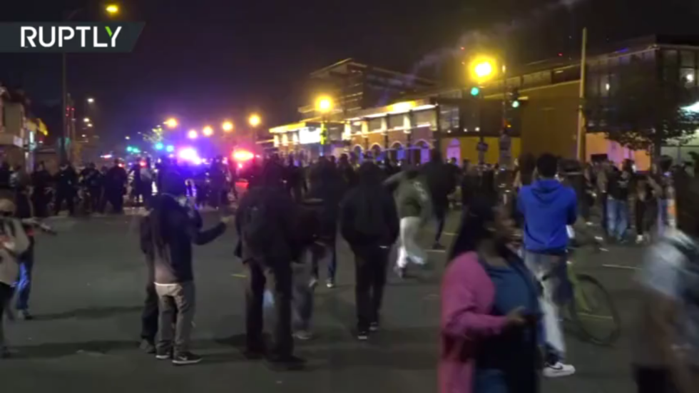 BLM protesters bombard police with missiles, fireworks in 2nd night of ...